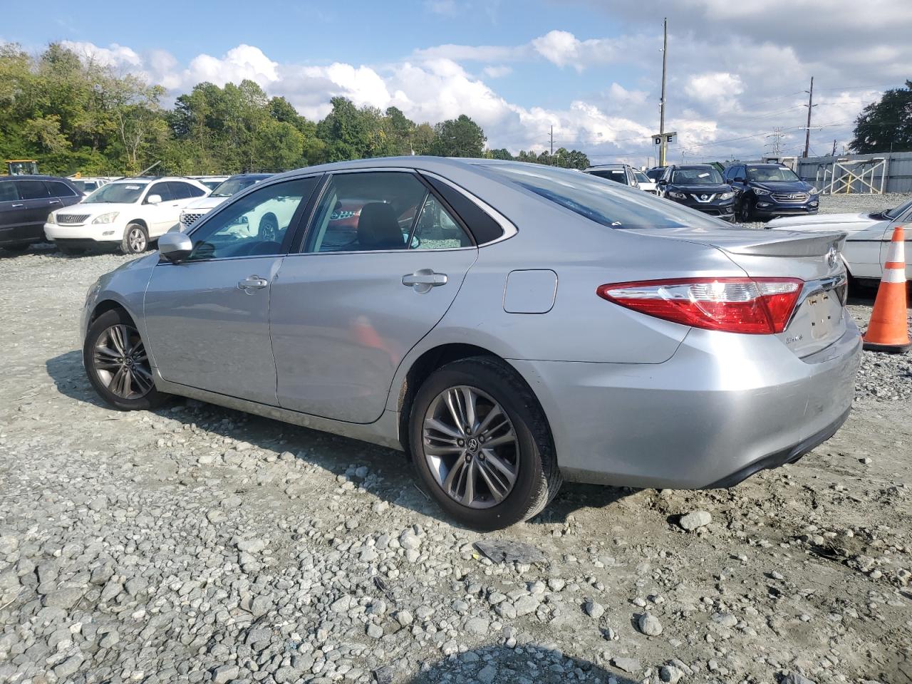 4T1BF1FK9GU181460 2016 TOYOTA CAMRY - Image 2