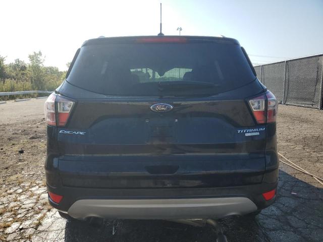  FORD ESCAPE 2017 Czarny