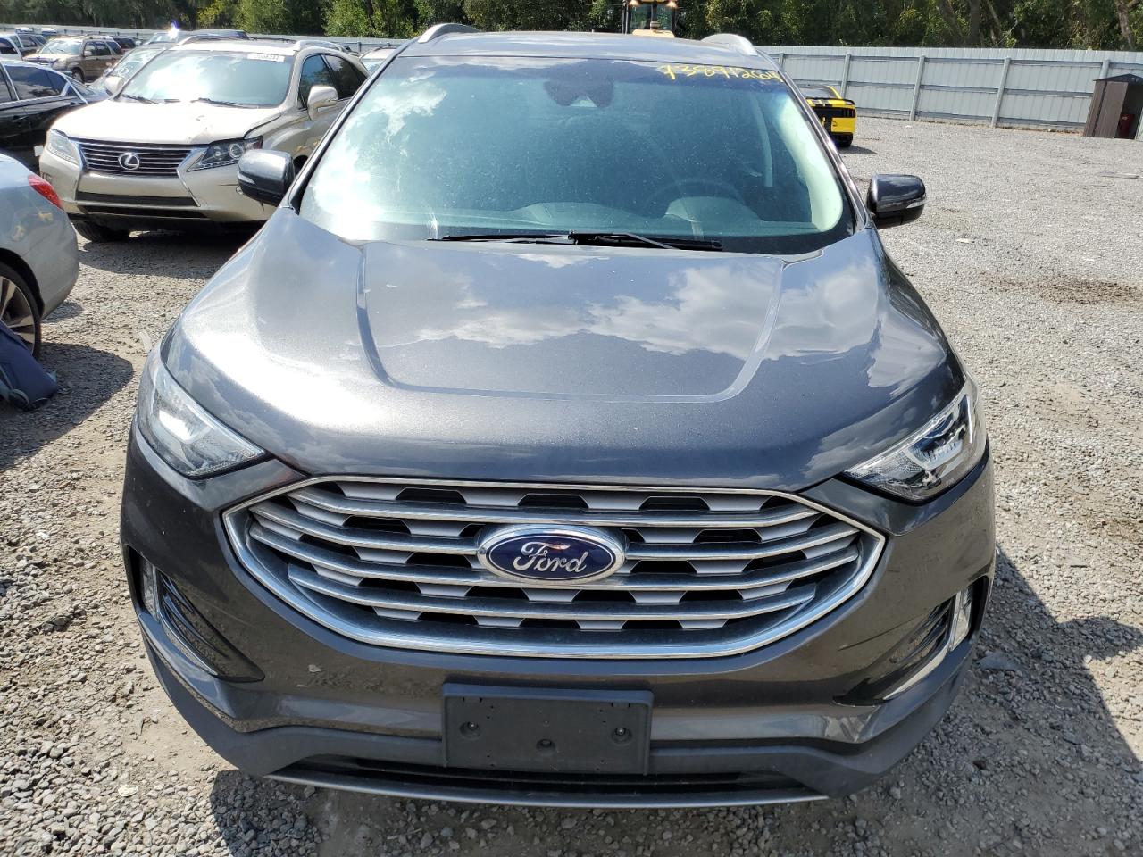 2019 Ford Edge - Image 5