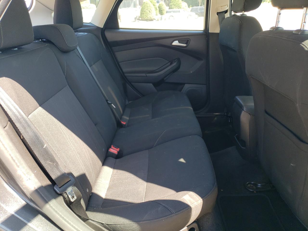 1FADP3K25JL224741 2018 Ford Focus Se