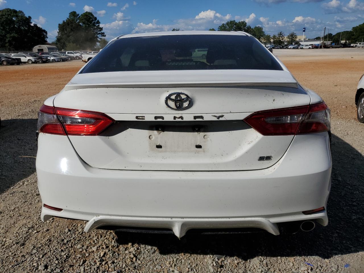 JTNB11HK7J3010795 2018 Toyota Camry L