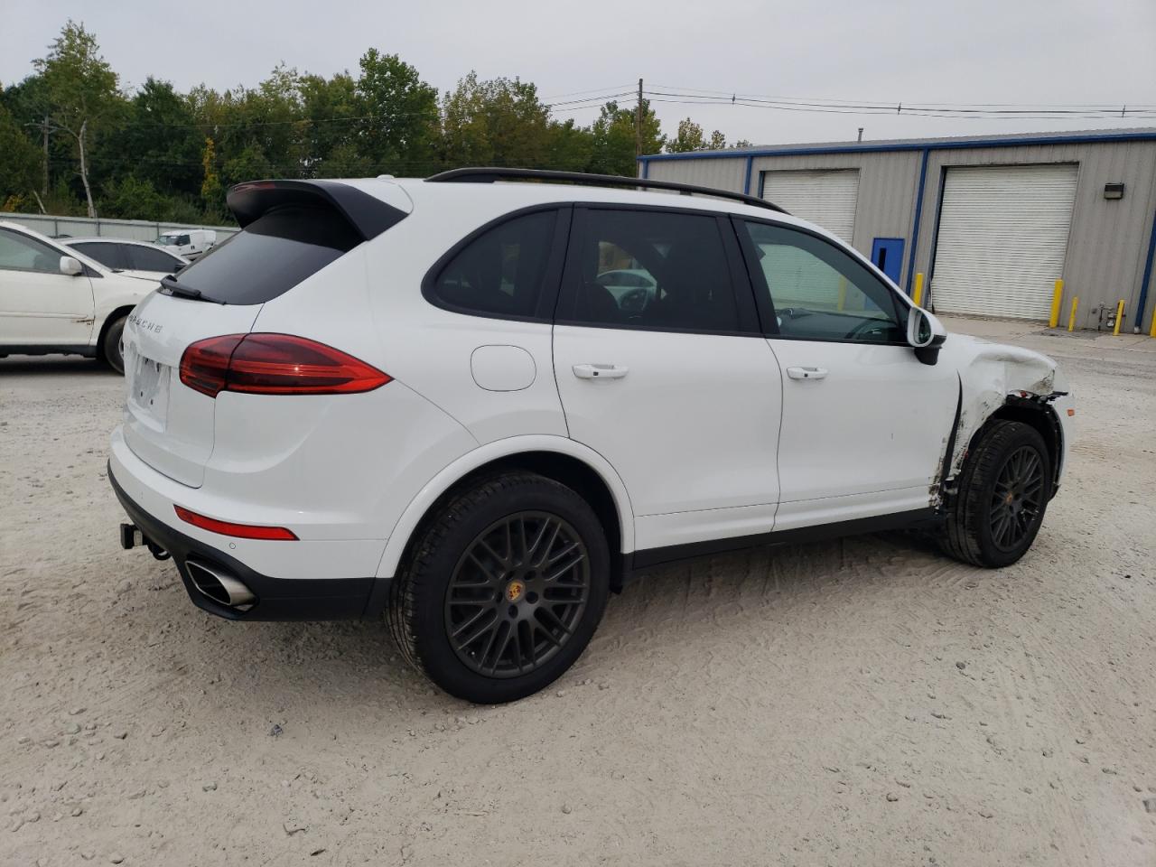 2017 Porsche Cayenne VIN: WP1AA2A25HKA82142 Lot: 71612574