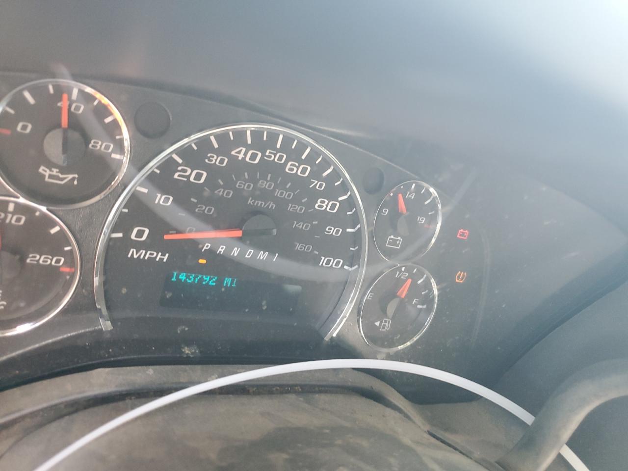 2017 Chevrolet Express - Image 9