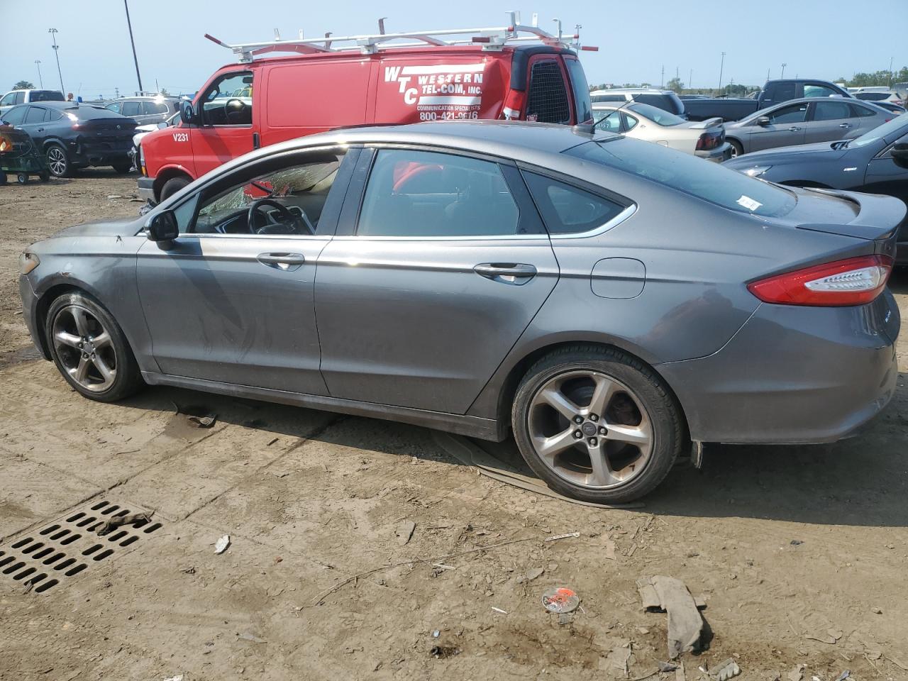 2013 Ford Fusion - Image 2