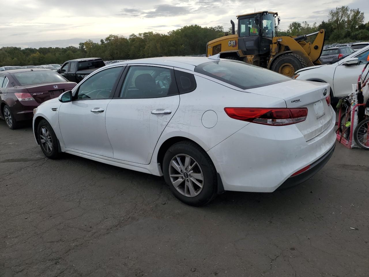 5XXGT4L30JG192877 2018 Kia Optima Lx