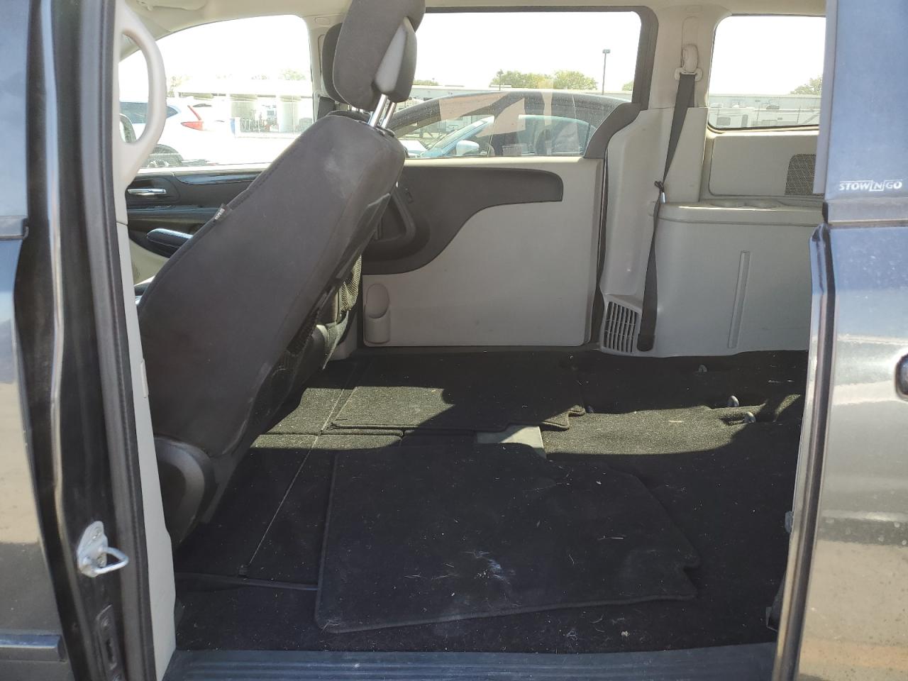 2012 Dodge Caravan - Image 11