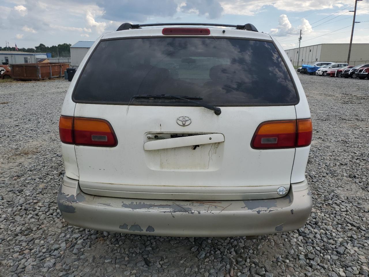 4T3ZF13C8WU014475 1998 Toyota Sienna Le