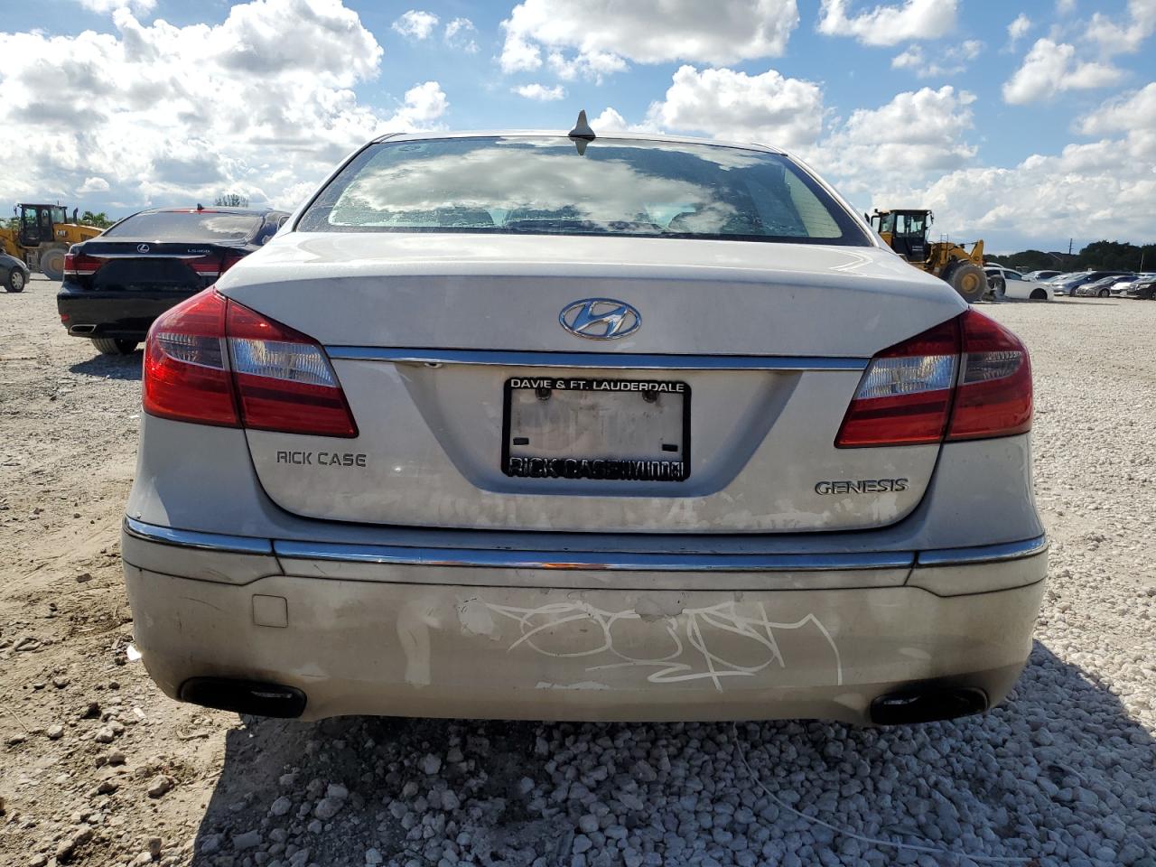 2013 Hyundai Genesis 3.8L VIN: KMHGC4DD7DU226590 Lot: 71543314