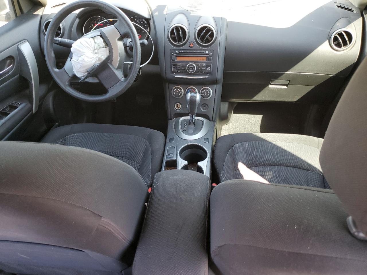 2015 Nissan Rogue - Image 8