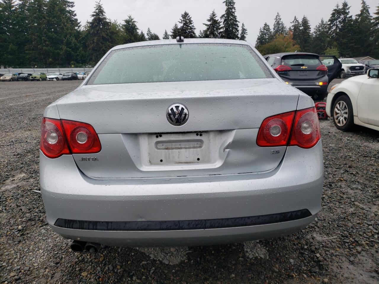 2005 Volkswagen Jetta - Image 6