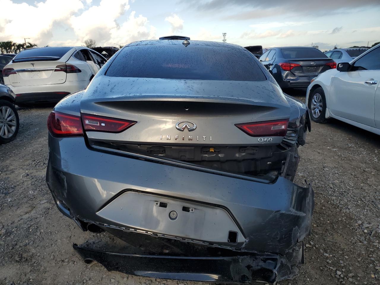 JN1CV7EK3HM110923 2017 Infiniti Q60 Base