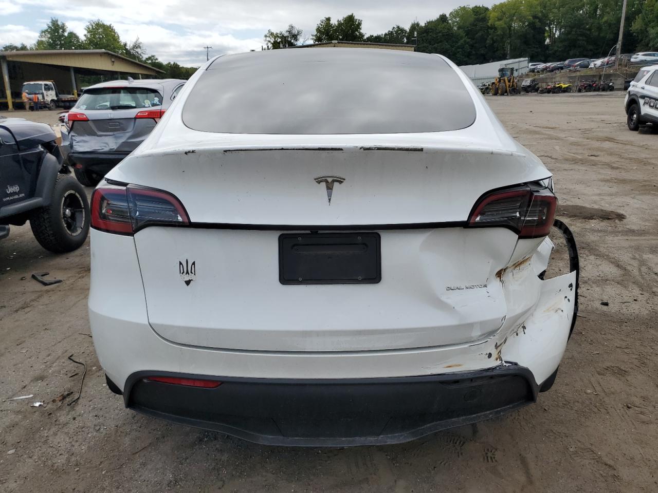 7SAYGDEE4PA099864 2023 Tesla Model Y