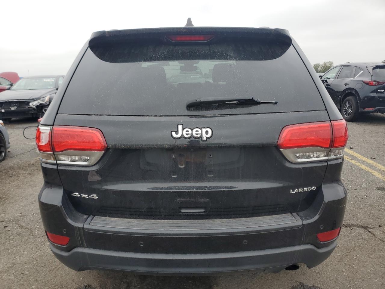 1C4RJFAG6HC740598 2017 Jeep Grand Cherokee Laredo