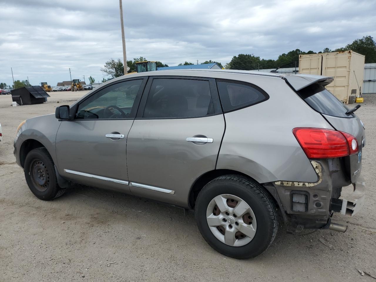 2011 Nissan Rogue - Image 2