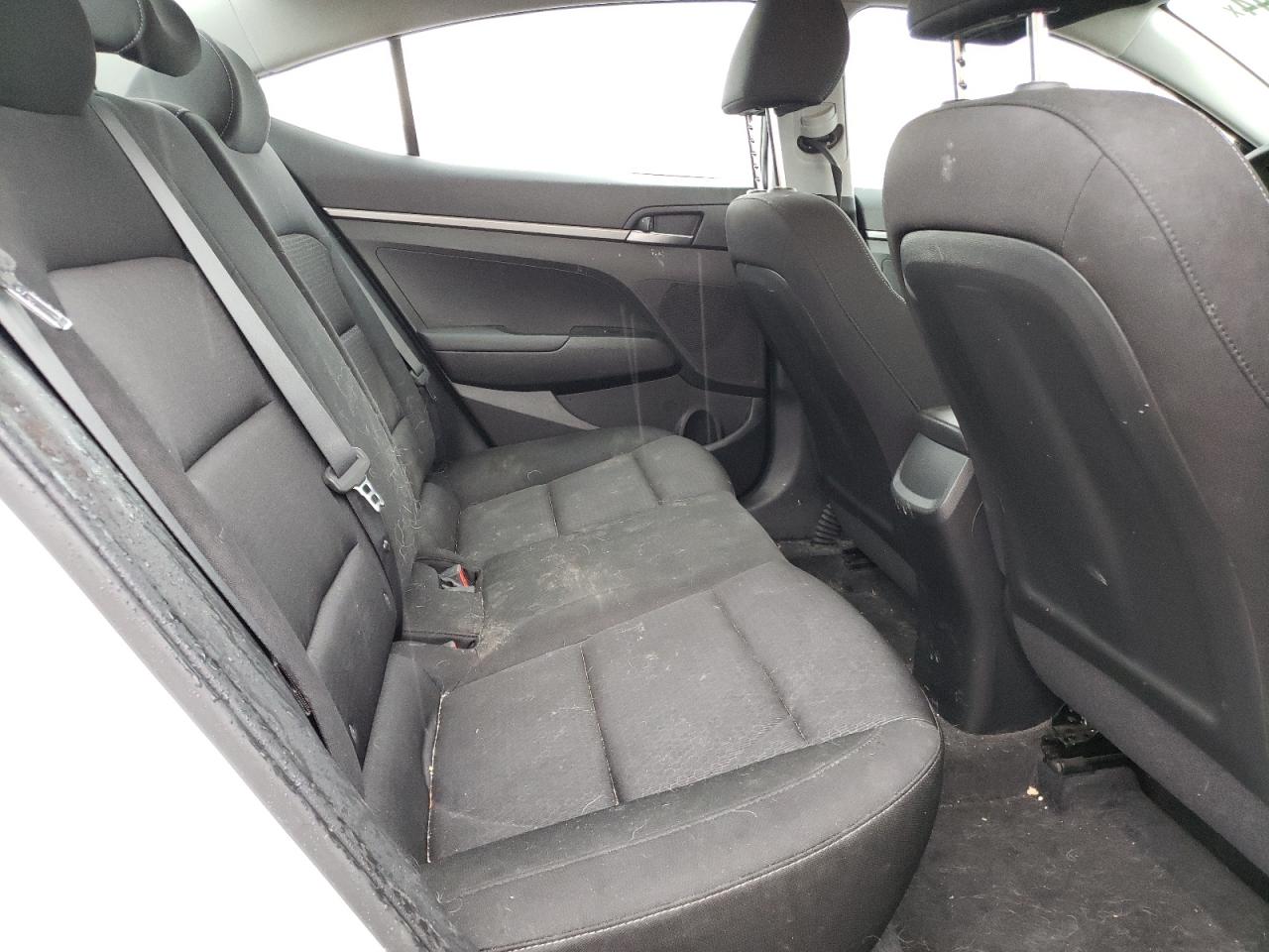 2018 Hyundai Elantra - Image 10