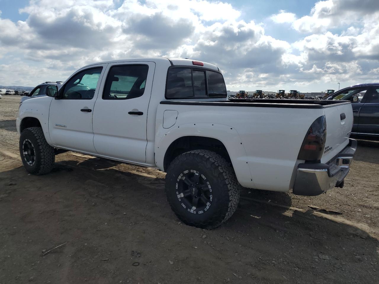 2011 Toyota Tacoma - Image 2