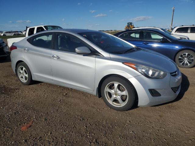 Sedans HYUNDAI ELANTRA 2013 Srebrny