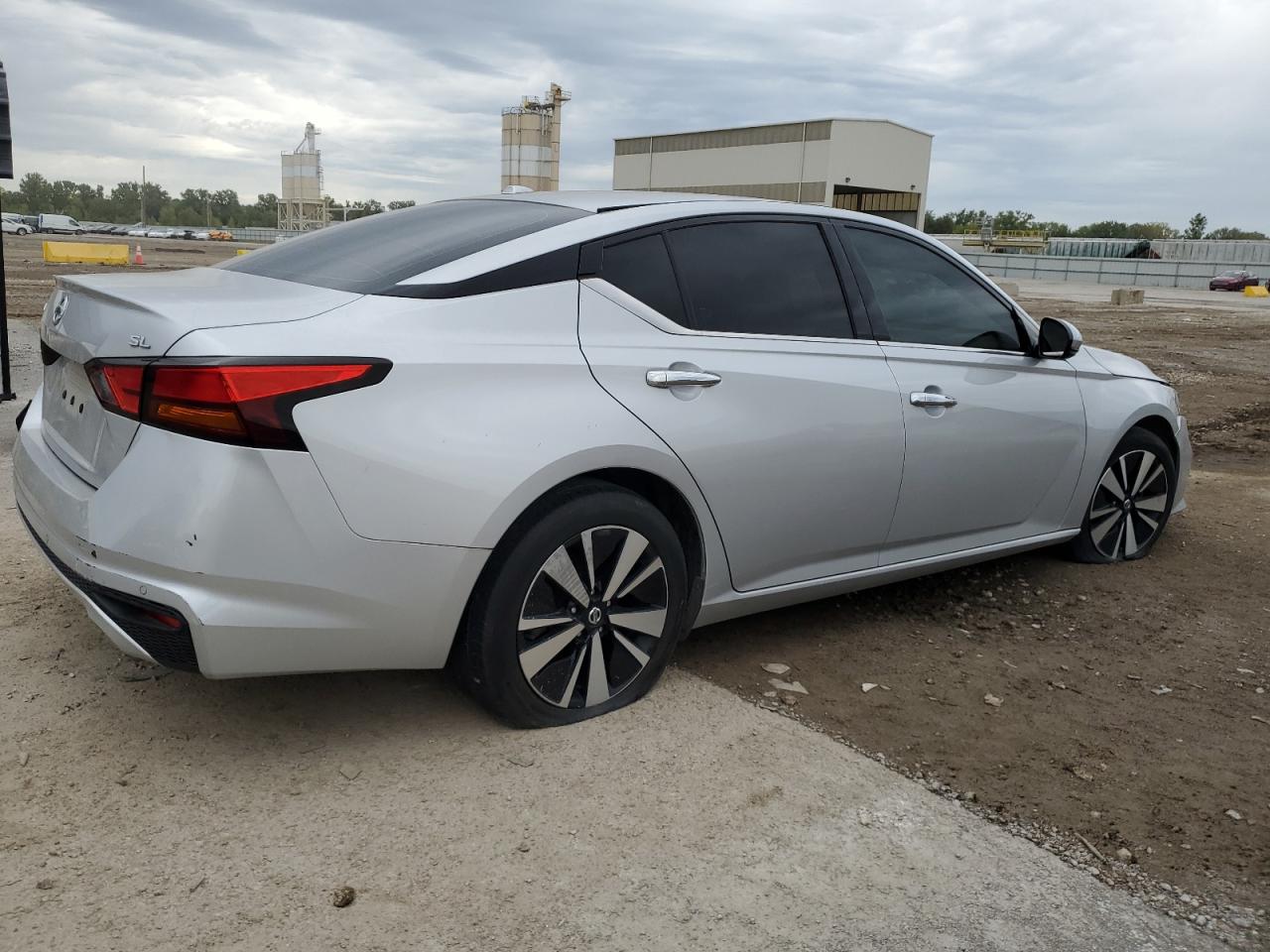 2020 Nissan Altima - Image 3