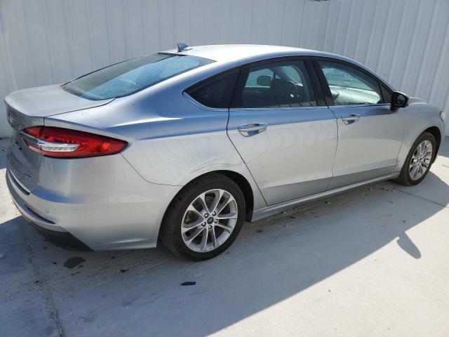 3FA6P0LU1LR134403 Ford Fusion SE 3