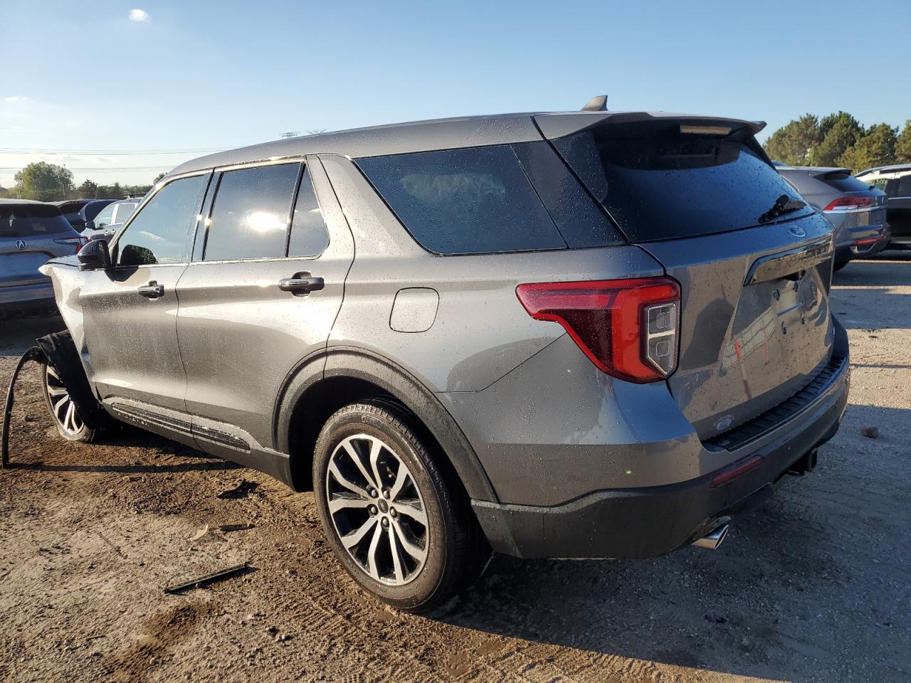 2022 Ford Explorer - Image 2