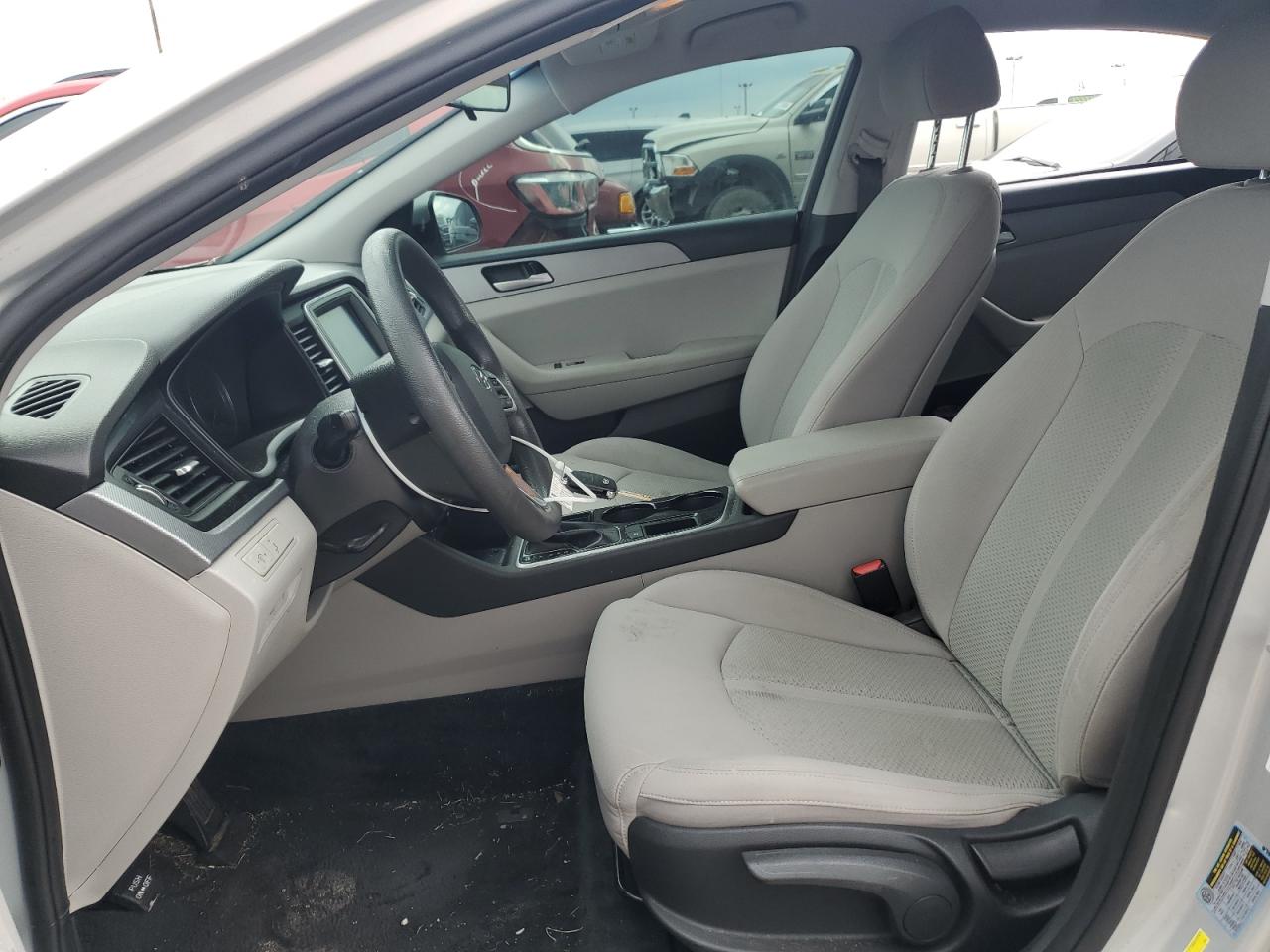 5NPE24AF6KH786807 2019 Hyundai Sonata Se