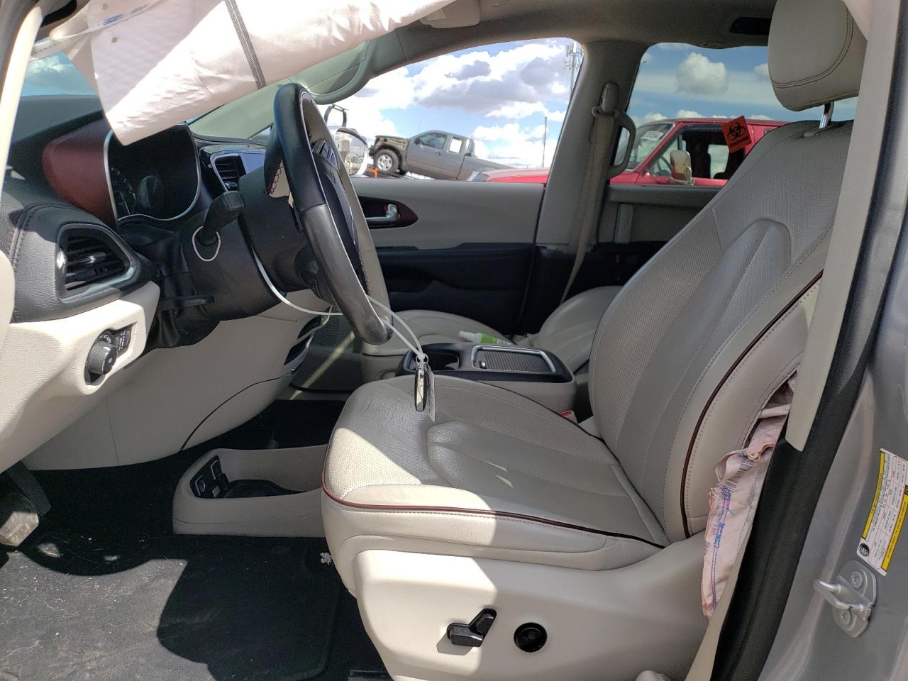 2020 Chrysler Pacifica - Image 7