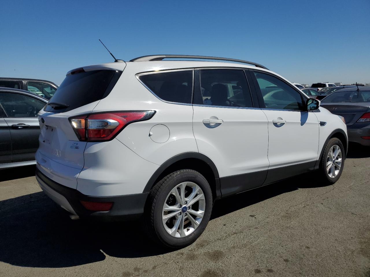 2018 Ford Escape Se VIN: 1FMCU9GD1JUB26209 Lot: 70225524