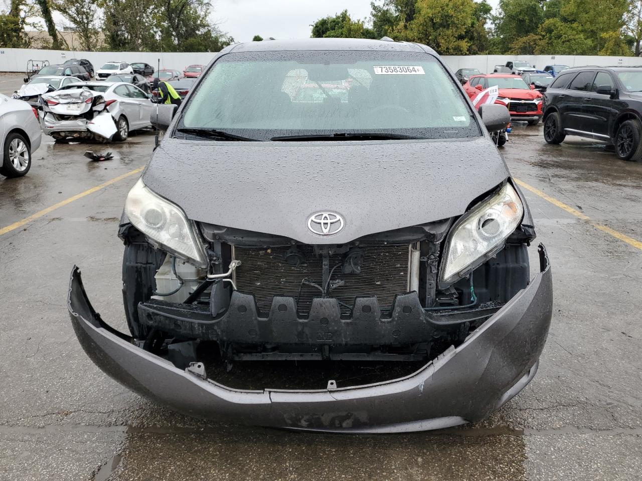 2011 Toyota Sienna - Image 5