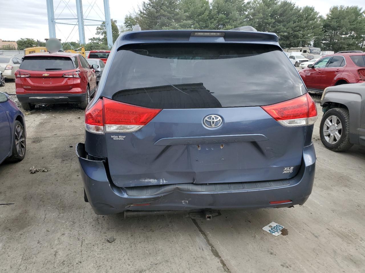 5TDDK3DC9DS060041 2013 Toyota Sienna Xle