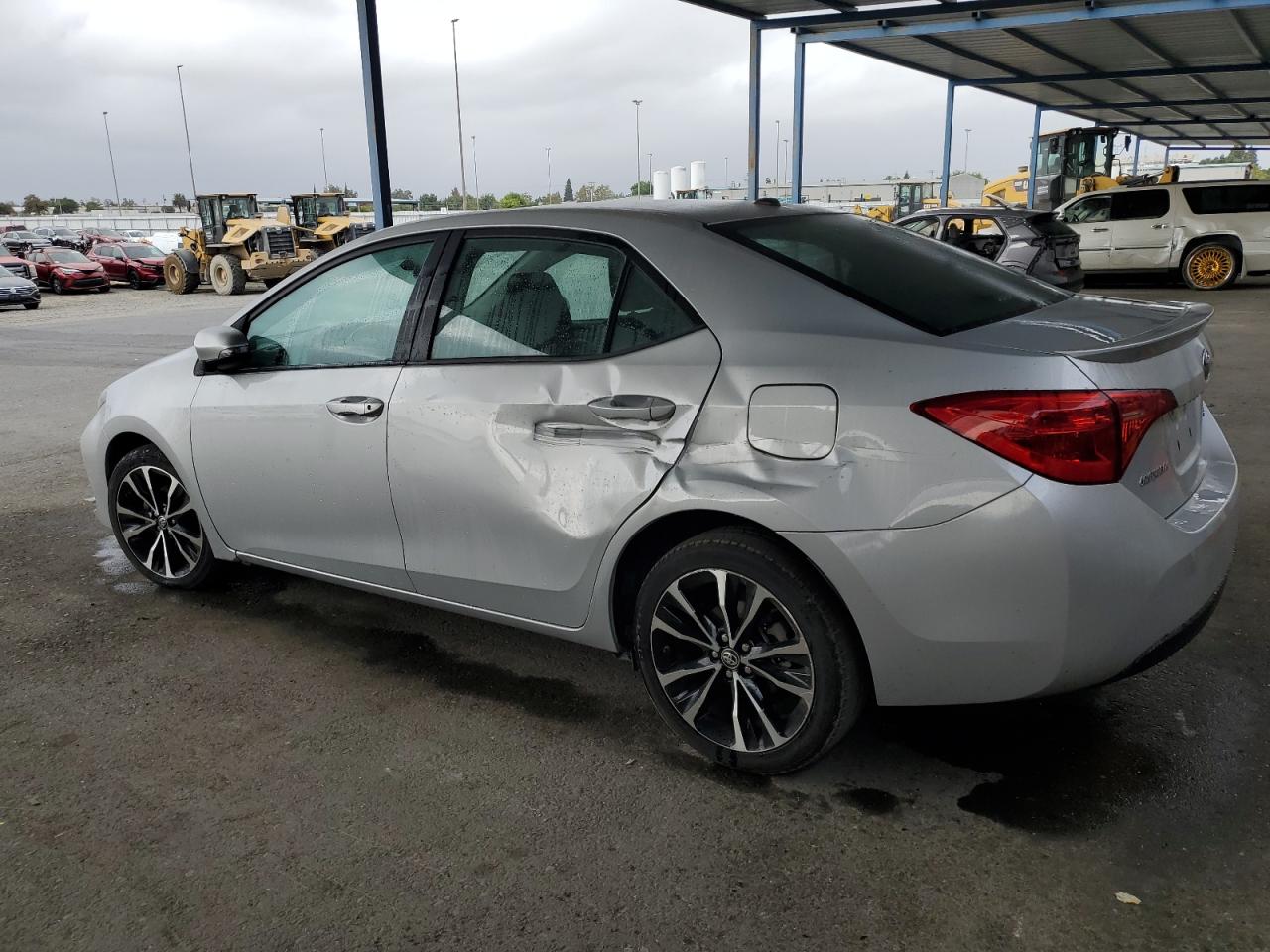 VIN 2T1BURHE0JC983223 2018 TOYOTA COROLLA no.2