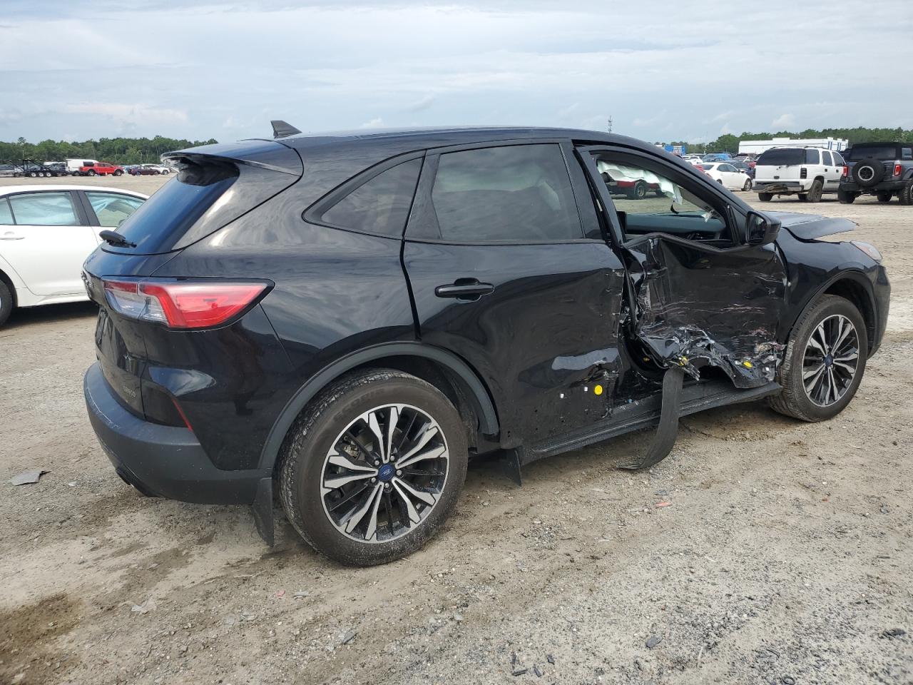 2021 Ford Escape - Image 3