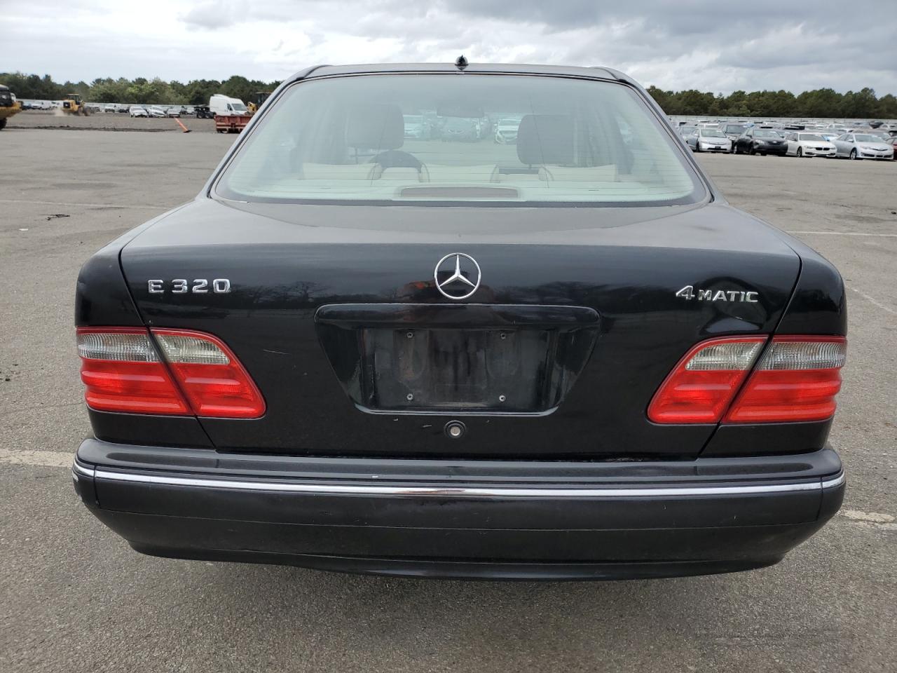 2001 Mercedes-Benz E 320 4Matic VIN: WDBJF82J91X060969 Lot: 71986544