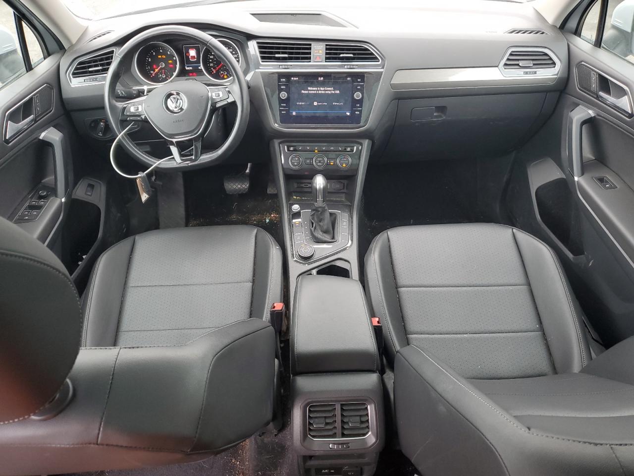 3VV2B7AXXJM222133 2018 Volkswagen Tiguan Se