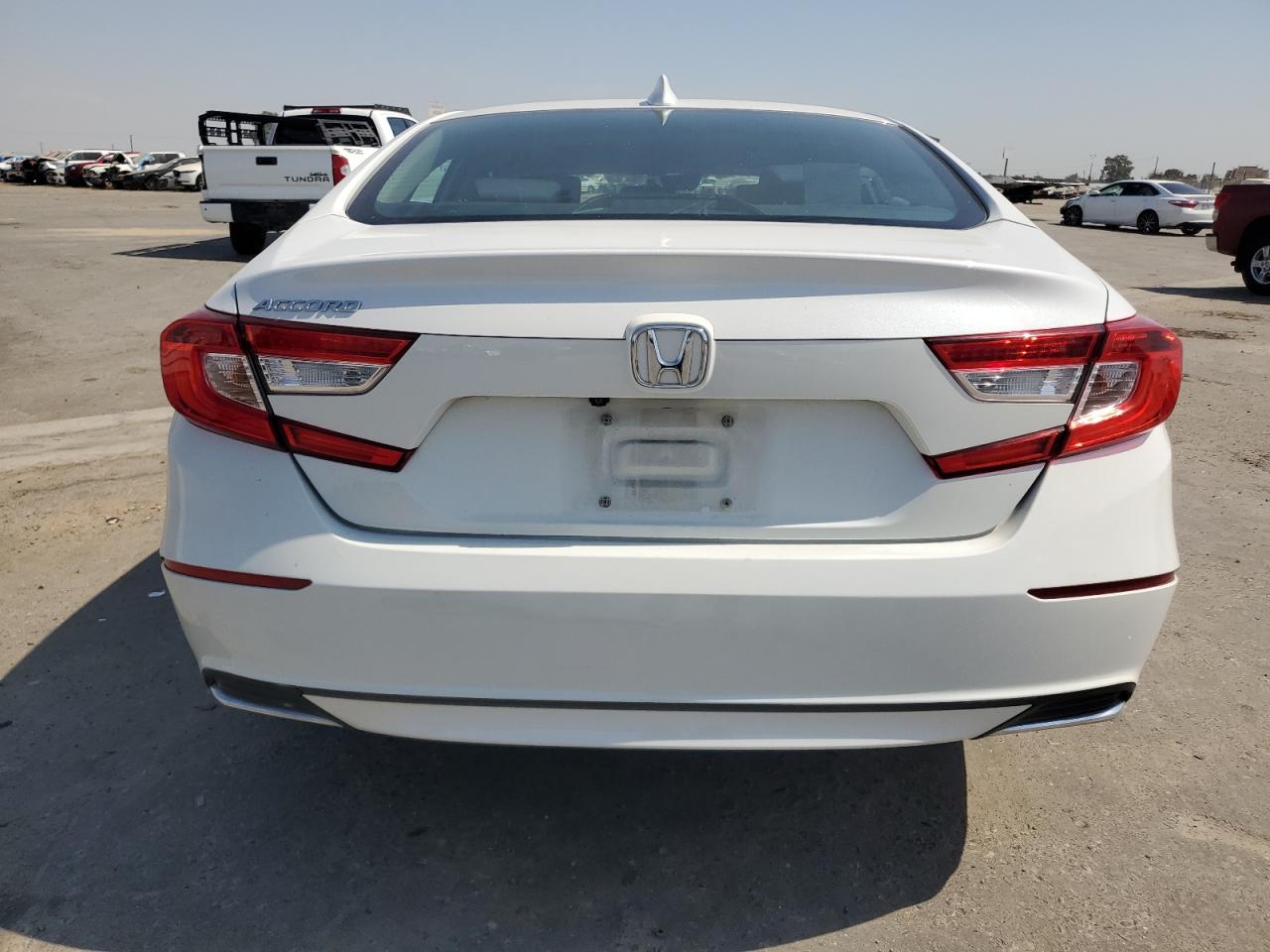 1HGCV1F42JA109670 2018 Honda Accord Ex