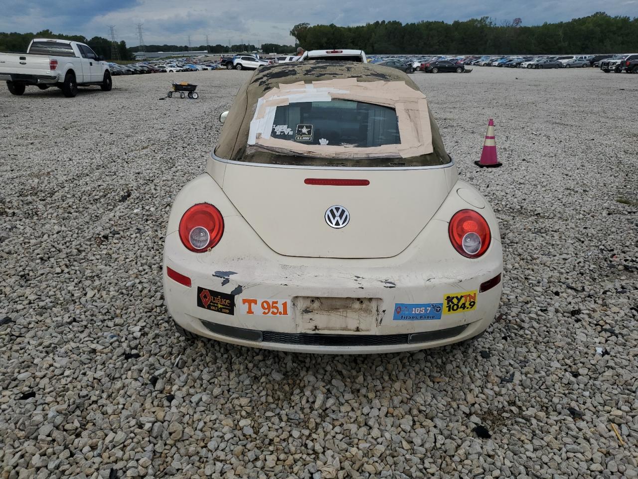 2006 Volkswagen New Beetle Convertible Option Package 1 VIN: 3VWRF31Y06M303990 Lot: 72417764