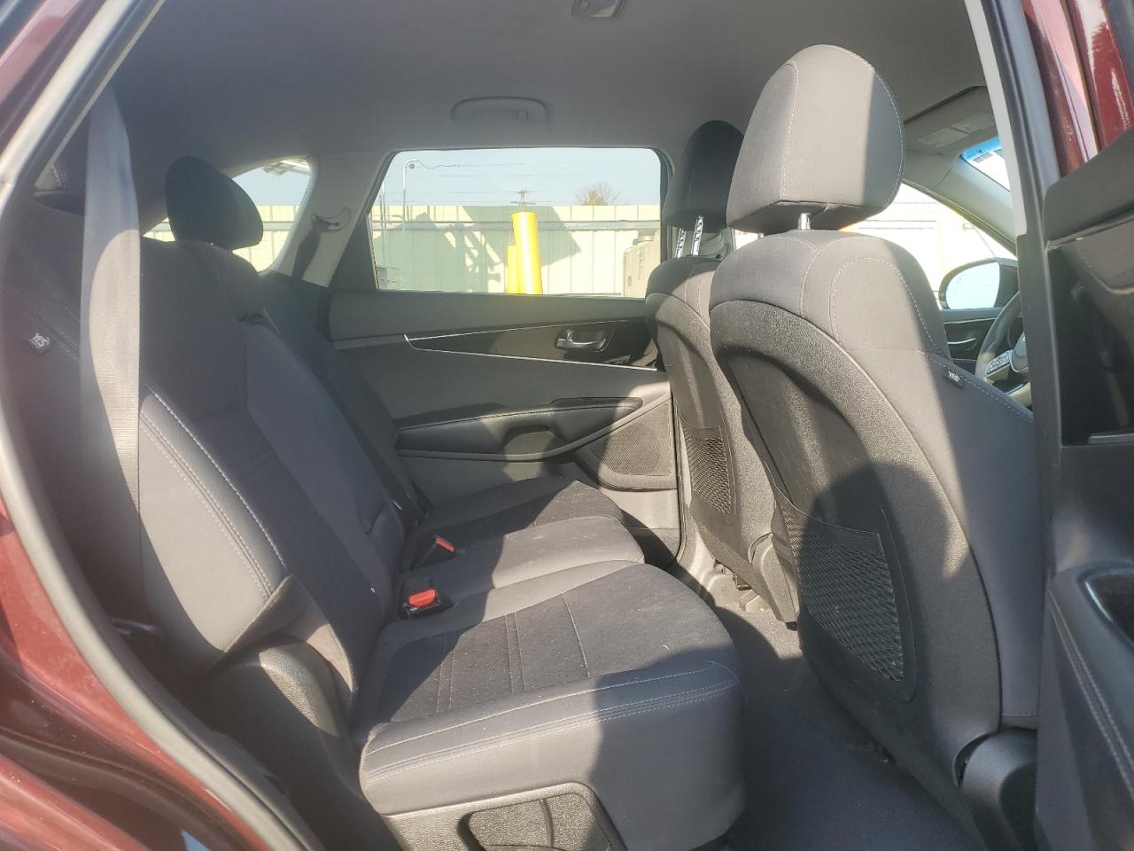 5XYPGDA36KG570172 2019 Kia Sorento L