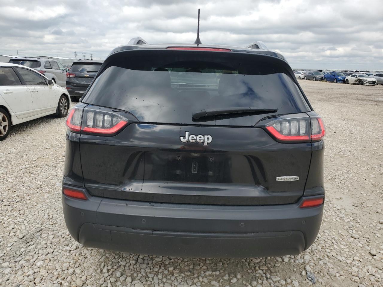 2019 Jeep Cherokee Latitude Plus VIN: 1C4PJLLB8KD479239 Lot: 70690104