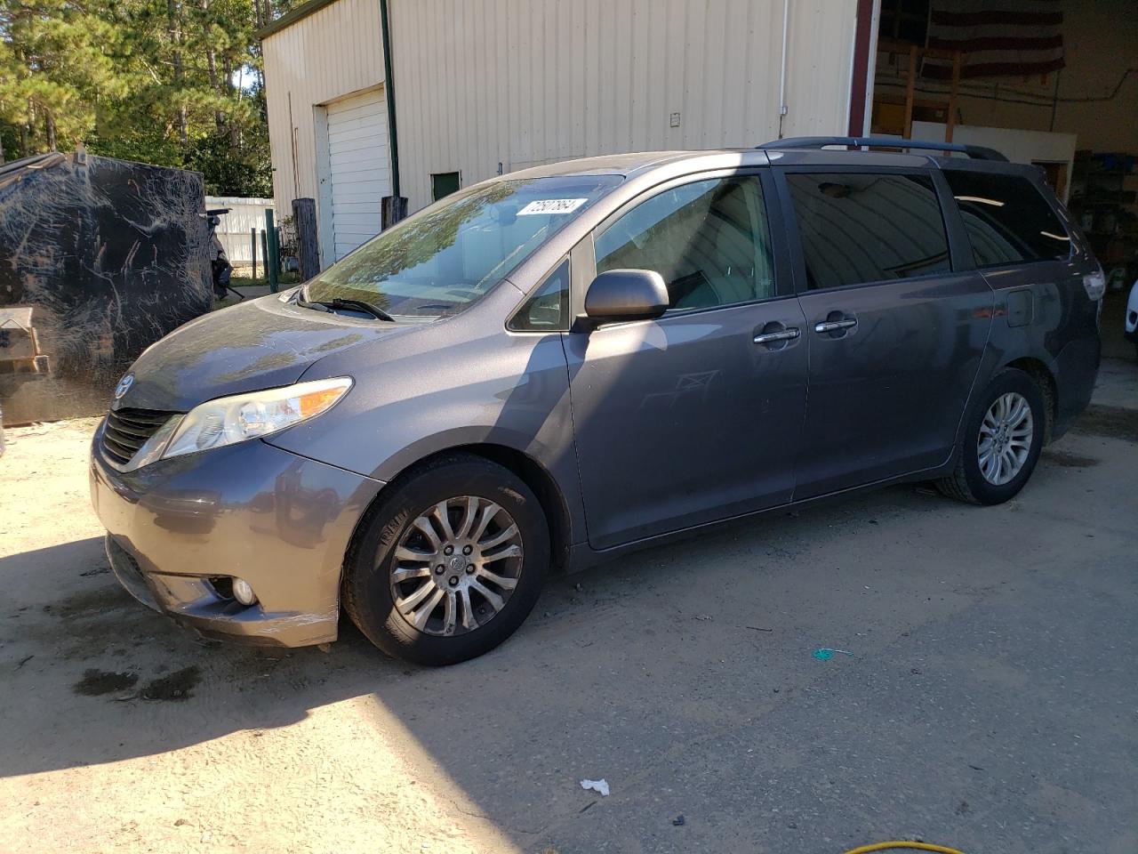 5TDYK3DC7BS130800 2011 Toyota Sienna Xle