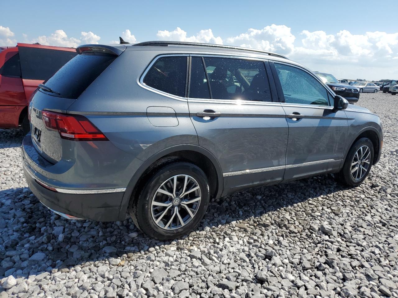 2020 Volkswagen Tiguan - Image 3