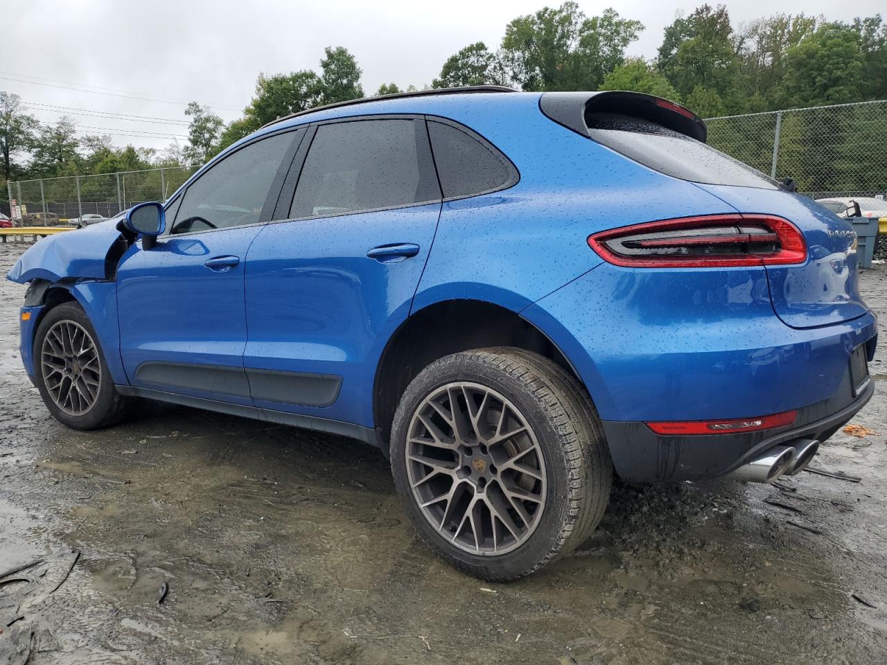 2018 Porsche Macan - Image 2