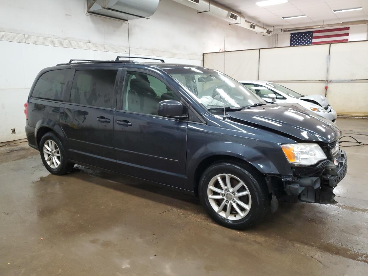 2013 Dodge Caravan - Image 4