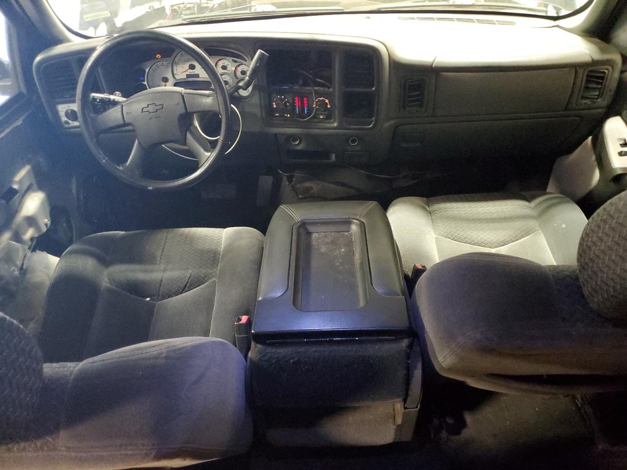 2004 Chevrolet Avalanche - Image 8