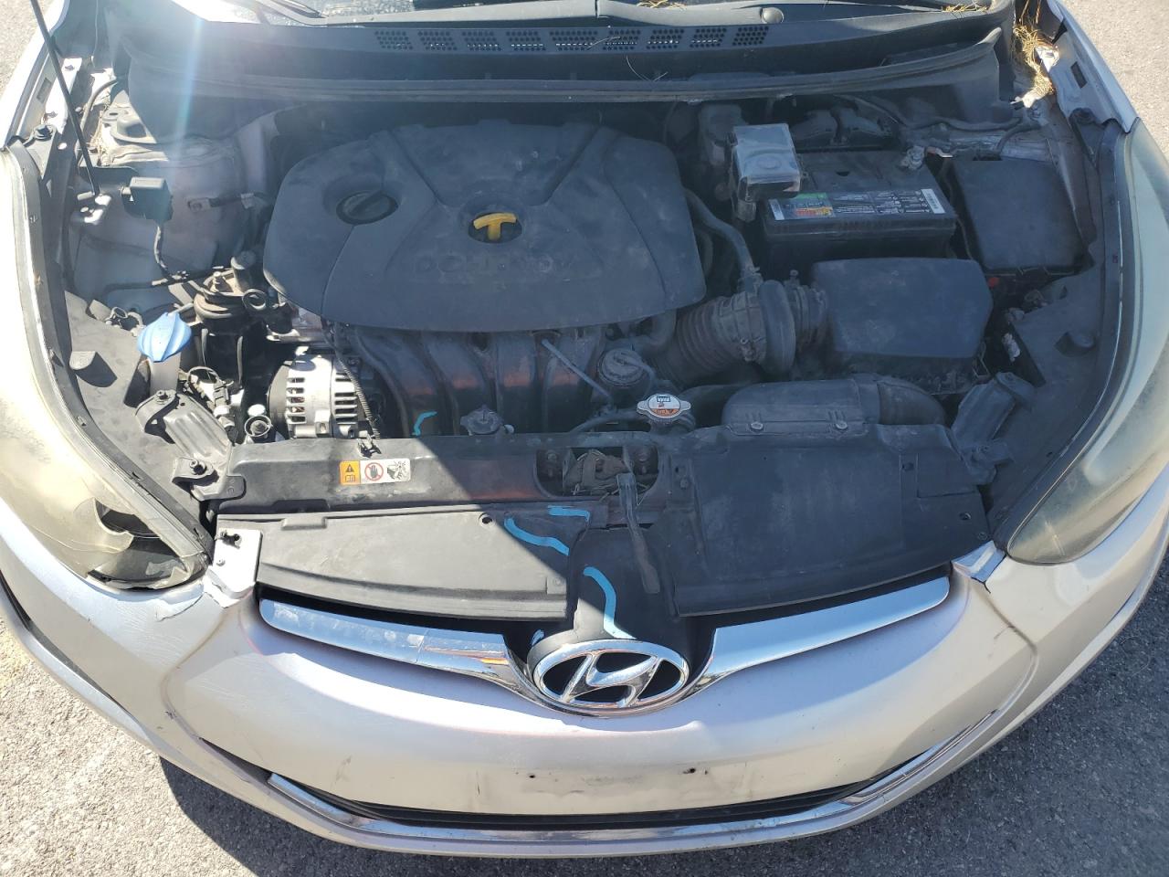 2016 Hyundai Elantra - Image 11