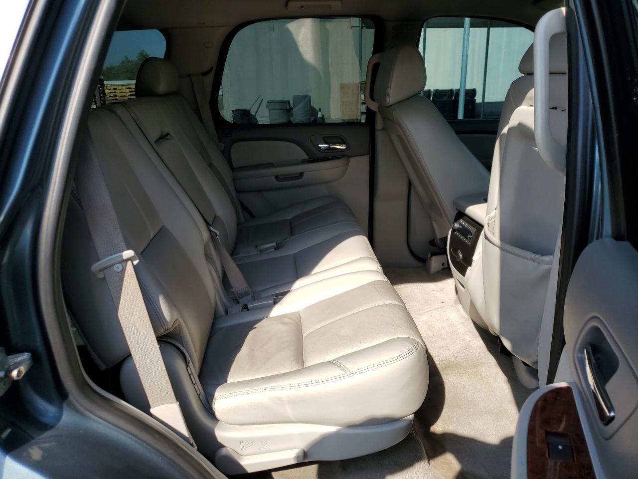 2008 Chevrolet Tahoe - Image 11