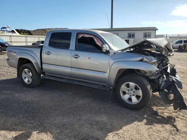  TOYOTA TACOMA 2015 Сріблястий