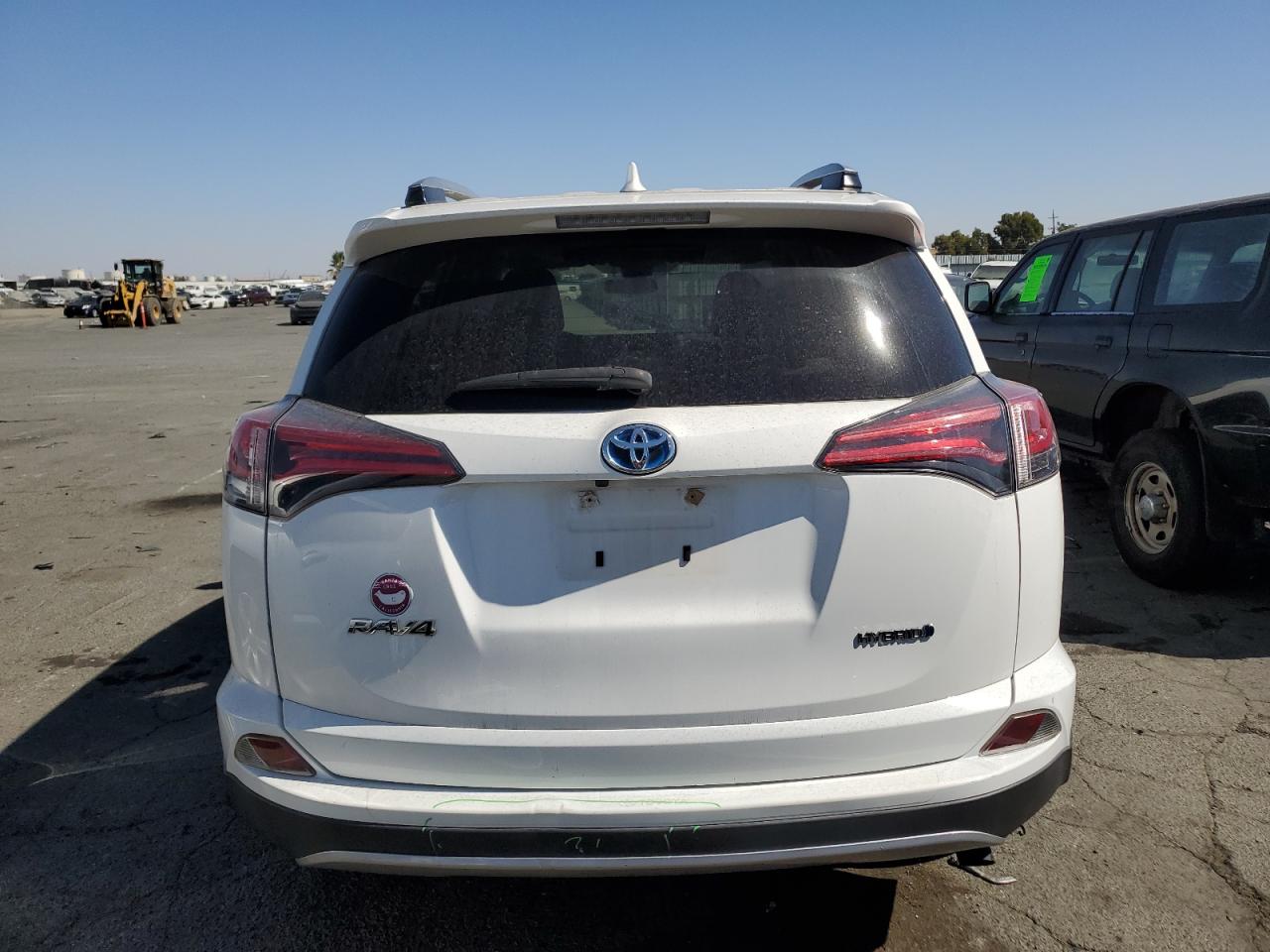 JTMRJREV9JD250666 2018 Toyota Rav4 Hv Le