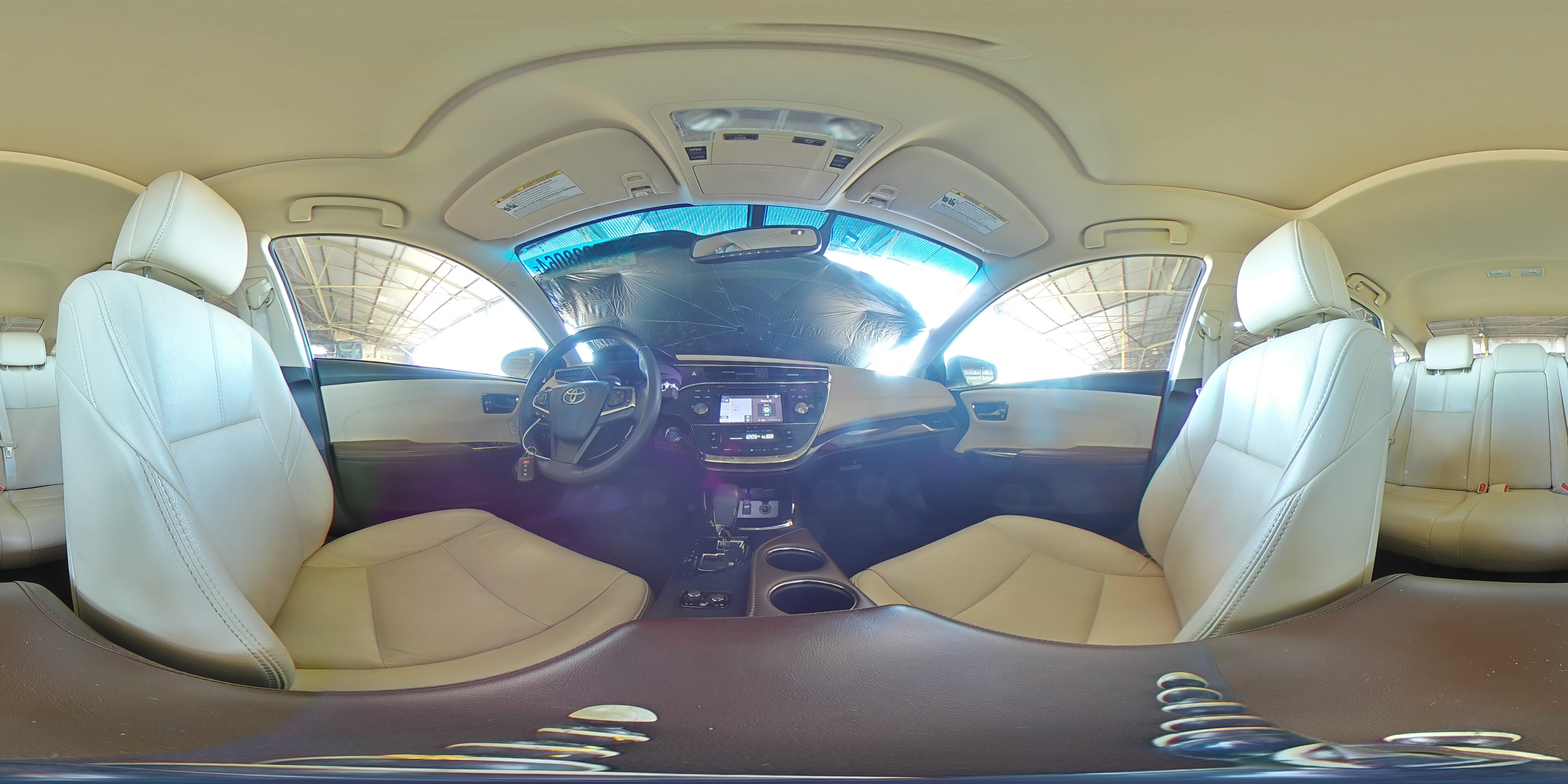 2015 Toyota Avalon - Image 13