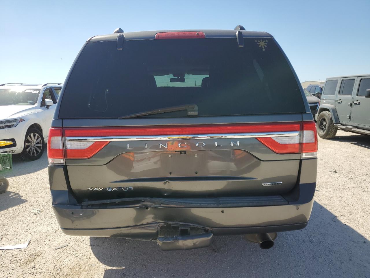 5LMJJ2HT8FEJ12528 2015 Lincoln Navigator