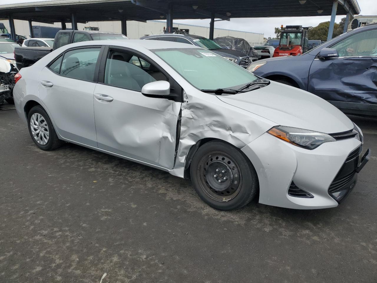 VIN 2T1BURHE4JC064342 2018 TOYOTA COROLLA no.4