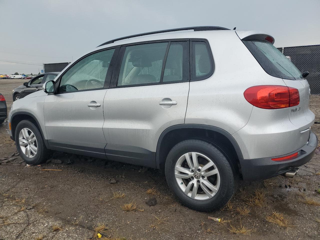 WVGAV7AXXGW521675 2016 VOLKSWAGEN TIGUAN - Image 2